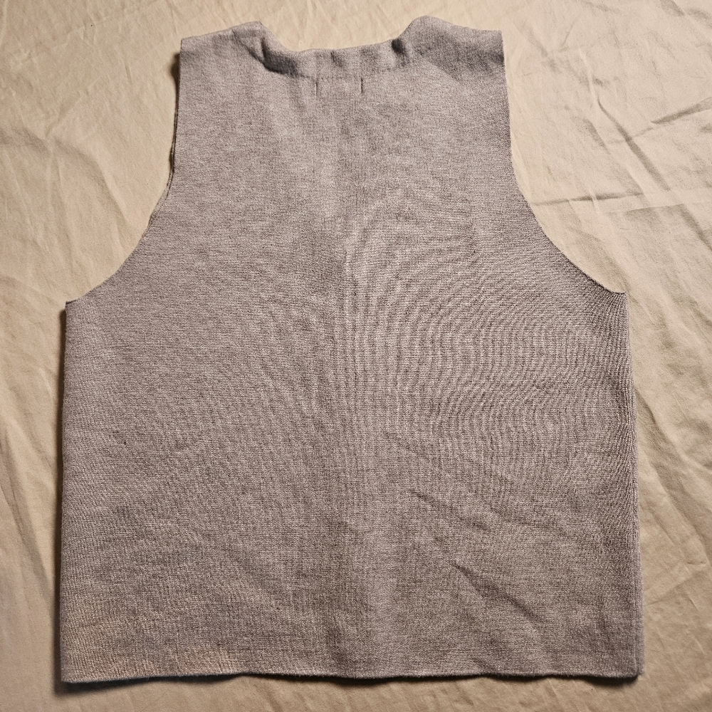 TOPSHOP Gray Sleeveless Button-Down Sweater Vest Knit Top Size‎ 8-10 Raw Hem - Picture 8 of 9